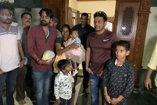 Puneeth Rajkumar fan spent time with Shivarajkumar