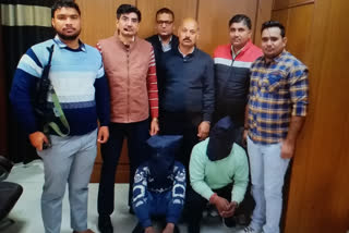 Delhi Crime Branch arrested two members of Thak Thak gang