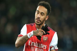 Pierre Emerick-Aubameyang  Pierre Emerick-Aubameyang stripped of captaincy  Arsenal's captain  Arsenal news  Premier League  പിയറി എമെറിക് ഒബമെയാങ്ങിനെ ക്യാപ്‌റ്റൻ സ്ഥാനത്ത് നിന്ന് നീക്കി  ആഴ്‌സണൽ  ഇംഗ്ലീഷ് പ്രീമിയർലീഗ്‌  ഒബമെയാങ്ങ് പുറത്ത്