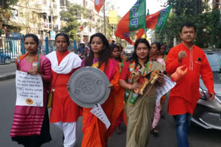 bjp candidate manju jaiswal vote campaign for kmc election 2021