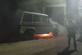 fire-in-moving-vehicle-in-pauri