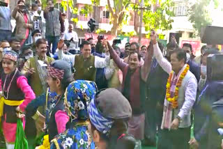 CM puskar Dhami danced with children