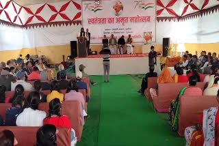 families-of-the-martyrs-were-honored-in-the-amrit-mahotsav-program-in-khatima