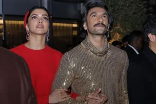 '83' glimpse features on Burj Khalifa, Ranveer Singh Deepika Padukone enjoy the moment