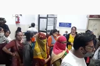 Rajkot Civil Omicron Alert: આ દ્રશ્યો જોઈ રાજકોટ સિવિલ હોસ્પિટલમાં બે બે માસ્ક પહેરીને જજો!