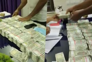 black money seized in malappuram  മലപ്പുറത്ത് കള്ളപ്പണം പിടികൂടി  malappuram local news  മലപ്പുറം വാര്‍ത്ത  അരീക്കോട് കുഴല്‍ പണം പിടികൂടി