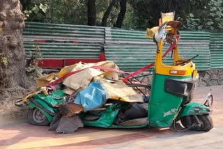 Four dead after a container capsized on an auto in Delhi