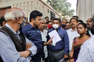 mp-tejasvi-surya-inspected-ejipura-flyover-work