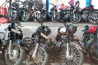Traffic station became a Bullet bike showroom in Dewas