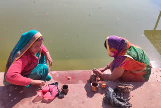 मार्गशीर्ष पूर्णिमा के अवसर पर तीर्थ नगरी पुष्कर में उमड़े श्रद्धालु