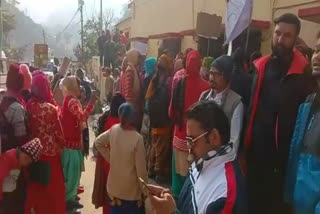 villagers demand Dadoli Dobha Road