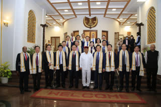 Vietnam Delegation meet Governor