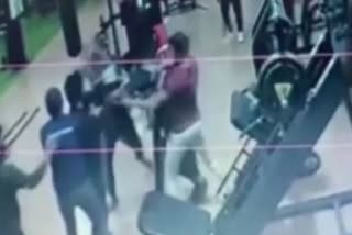 fighting in gym of ghaziabad video viral