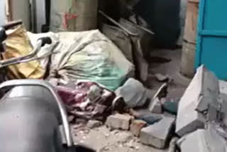 man dies after wall collapsed on him at Howrah