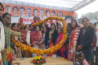 national-president-of-congress-mahila-morcha-neta-dsouza-reached-rudrapur