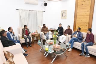 congress-leaders-with-cm-hemant-soren-at-cm-house-meeting-photo-released