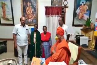 Ratnamma and Manjamma sisters visits Siddaganga Math