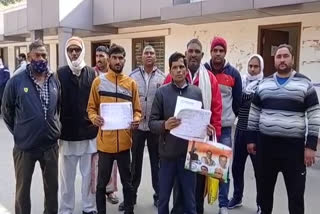 faridabad tubewell operator protest