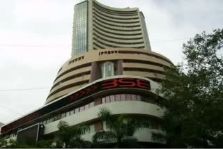 Sensex jumps over 600 pts in early trade; Nifty tests 16  800  Omicron spooks Indian share market  ഇന്ത്യന്‍ ഓഹരി വിപണി ഇന്ന് നേട്ടമുണ്ടാക്കി  ഒമിക്രോണ്‍ ഭീതിയില്‍ നിക്ഷേപകര്‍