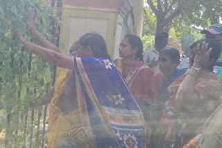 Bokkamanthulapadu knife attack , wife and husband families assault