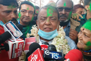tmc candidate tarun saha wins at ward number 5 in kmc election 2021