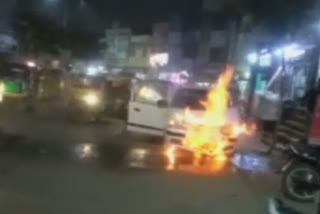 fire in car faridabad