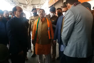 Barabanki Railway Station Inspection: ریلوے پیسینجر سروس کمیٹی کے چئیرمین نے بارہ بنکی ریلوے اسٹیشن کا دورہ کیا