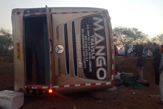 Bus overturned due to tyre busting near on Damoh-Panna road