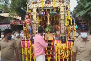 thanka anki procession started from aranmula  sabarimala thanka anki  sabarimala pilgrimage 2021  തങ്ക അങ്കി ഘോഷയാത്ര പുറപ്പെട്ടു  ശബരിമല മണ്ഡല പൂജ