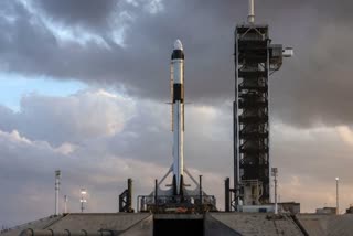 SpaceX resupply spacecraft heading to ISS,  Spacecraft heading to ISS,  International Space Station resupply