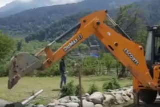 demolition-drive-4-illegal-structures-demolished-in-kokernag