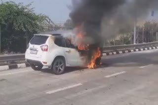 fire in car palwal