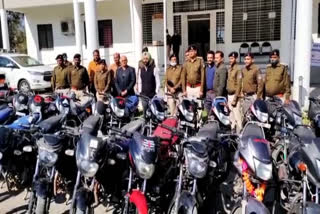 motor cycle thief gang arrested hoshangabad