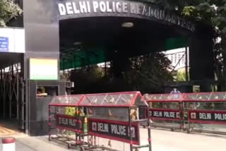 dead body found hanging from tree in West Delhi