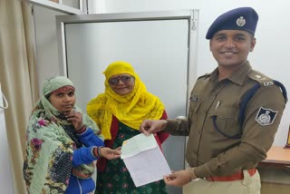 Woman rewarded Bhopal police