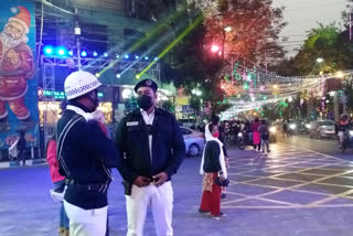 kolkata police increasing security of park street for christmas