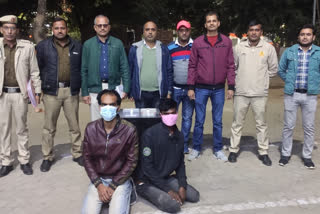 पुलिस की गिरफ्त में आरोपी