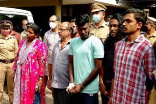 brides parents give quotation to attack grooms' relative  brides parents arrested in kozhikode  കോഴിക്കോട് ദുരഭിമാന ആക്രമണം  വധുവിന്‍റെ മതാപിതാക്കള്‍ അറസ്റ്റില്‍  വരന്‍റെ ബന്ധുവിനെ ആക്രമിക്കാനായി ക്വട്ടേഷന്‍ നല്‍കി