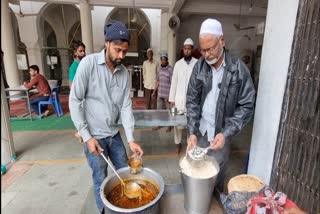 اورنگ آباد کی مسجد جمیل بیگ، جہاں روزانہ مفت کھانا دیا جاتا ہے