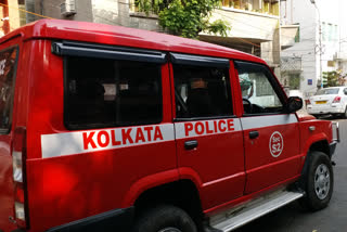 kolkata police arrest four drunk youths from park street