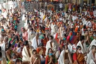 devotees crowd in bhadrachalam