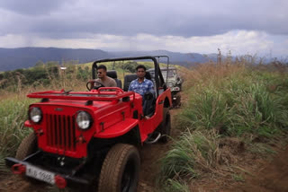 idukki off road trekking  flat fender jeepers association trekking idukki  ഫ്ലാറ്റ് ഫെന്‍ഡര്‍ ജീപ്പേഴ്‌സ് അസോസിയേഷന്‍ ജീപ്പ് യാത്ര  പ്രളയകാല ഓര്‍മപ്പെടുത്തല്‍ ഇടുക്കി യാത്ര