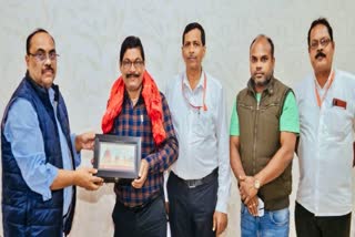 a devotee 10 lakh donate to shree mandir fund