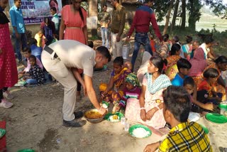 malda police organize picnic with poor families on christmas