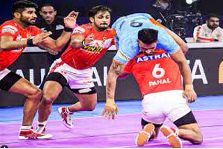 Dabang Delhi beat U Mumba on the back of Naveen Kumar