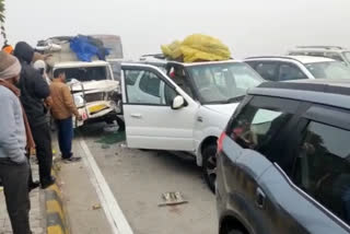 Cars collide due to dense fog on Yamuna Expressway, five injured