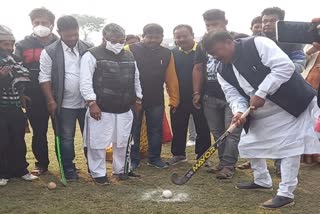 Minister Becharam Manna encourages playing