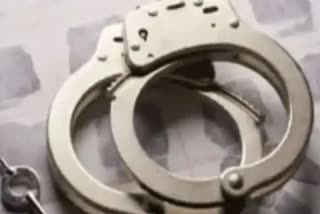 fake ncb officials arrest  two arrested posing ncb officers  mumbai extortion bid arrest  നാര്‍ക്കോട്ടിക്‌സ് കണ്‍ട്രോള്‍ ബ്യൂറോ ഉദ്യോഗസ്ഥര്‍ ആള്‍മാറാട്ടം  എന്‍സിബി ഉദ്യോഗസ്ഥര്‍ ചമഞ്ഞു അറസ്റ്റ്