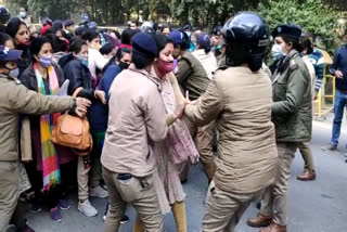 policemen relatives marched to cm residence