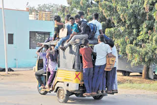 ఆటోలో 31 మంది ప్రయాణీకులు